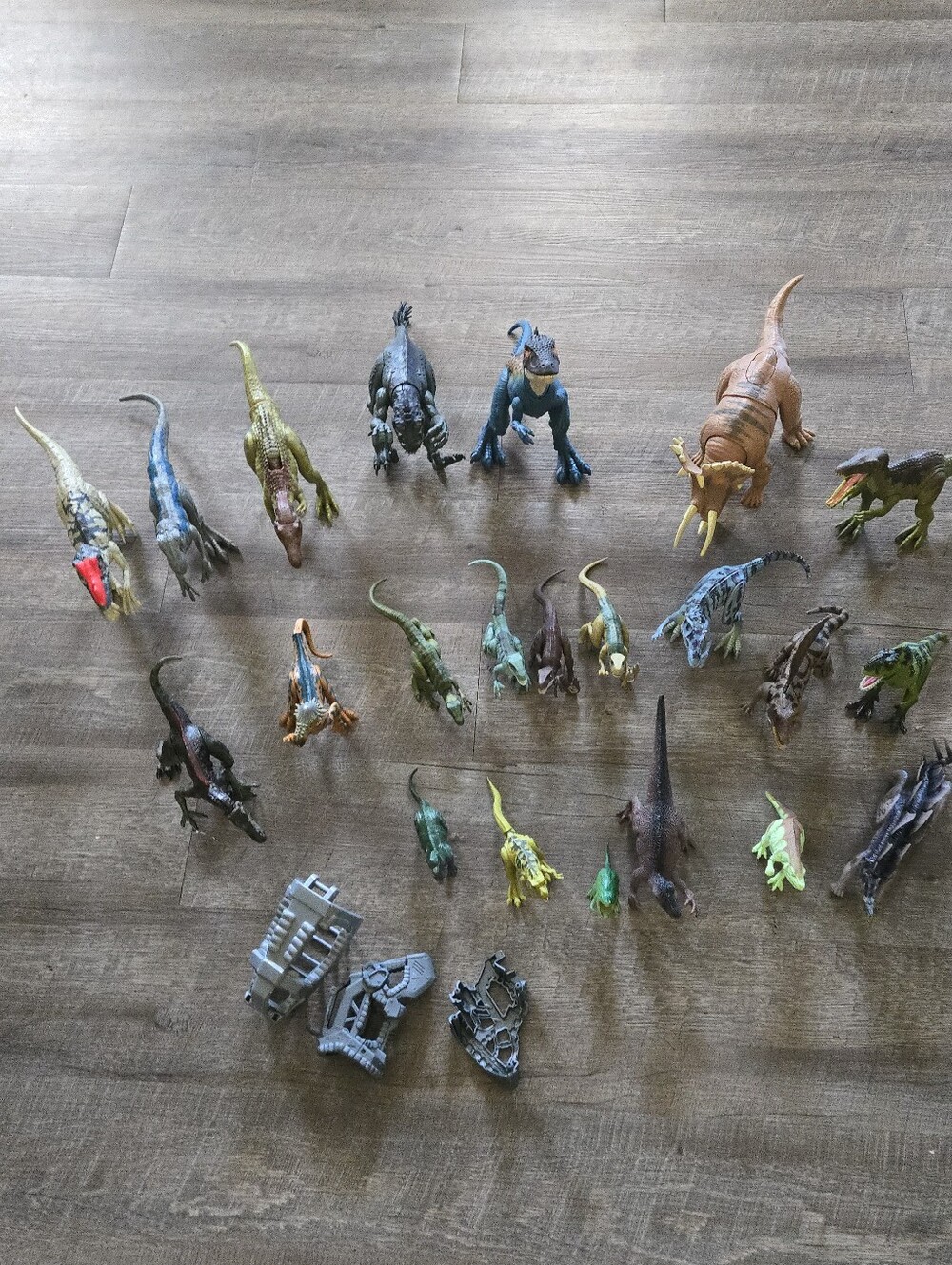 Lot of 22 JURASSIC World Jurassic Park Dinosaur & Other Toy Figures Accessories